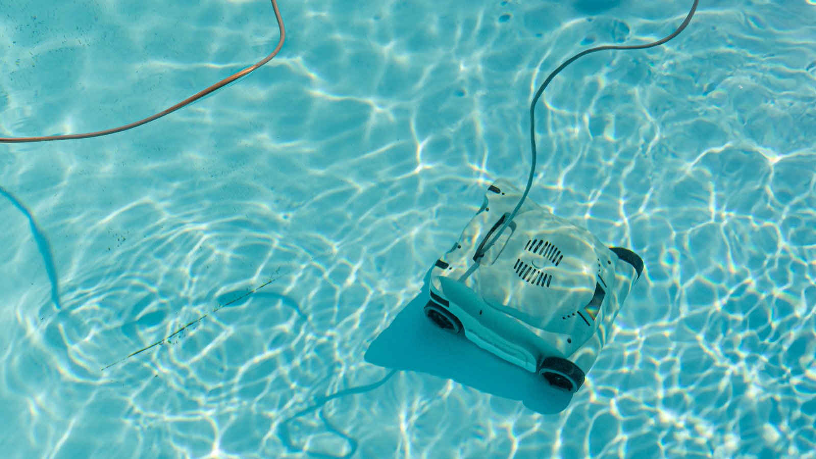 How to Identify, Remove, and Prevent Fibreglass Pool Stains